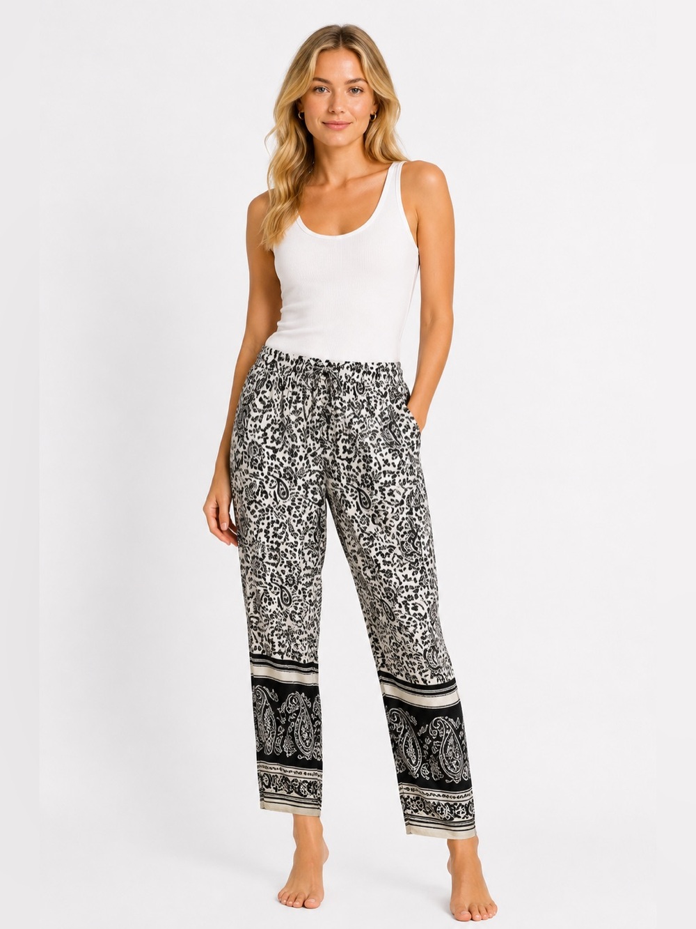 Zara Womens Black & White Floral Paisley Print Pants. Small